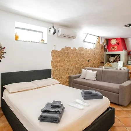 Great Tavern In Apartment *